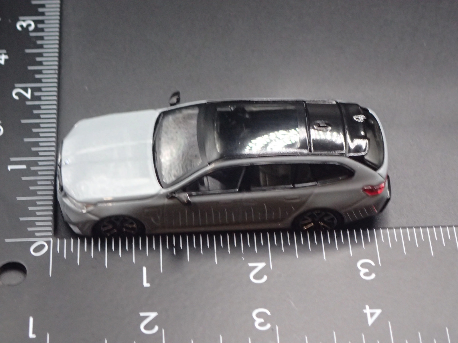 BMW M5 TOURING STATION WAGON GRAY 1/64 SCALE DIORAMA DIECAST MODEL CAR