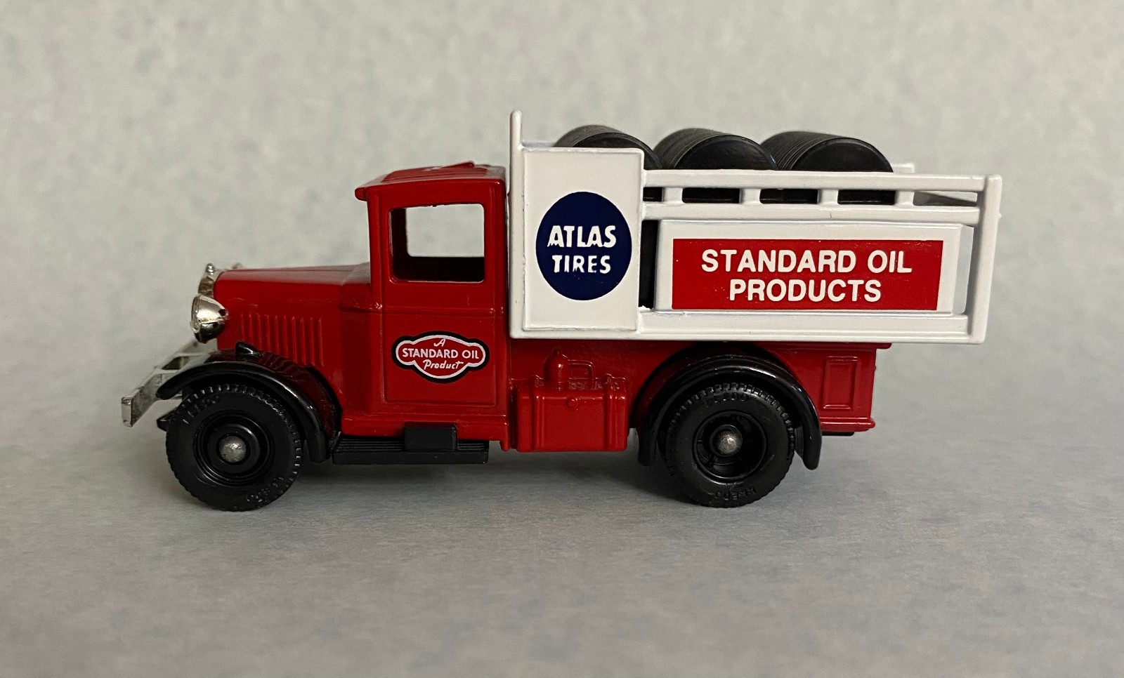 Lledo Diecast Atlas Tires – Standard Oil Products 1:64 TOY185