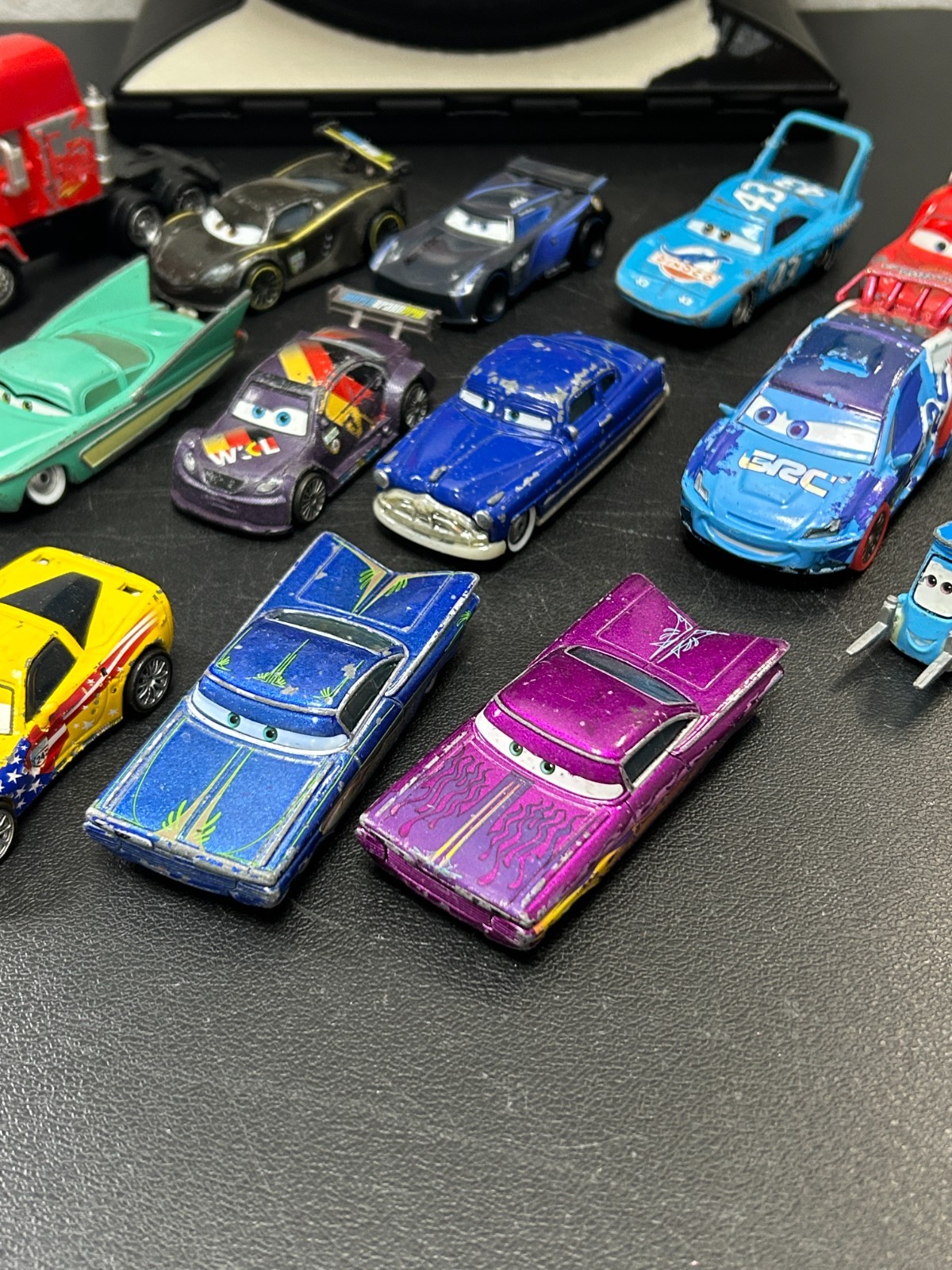 Disney Pixar Cars Diecast Lot of 15 With Tire Carrying Case Mattel Mack McQueen
