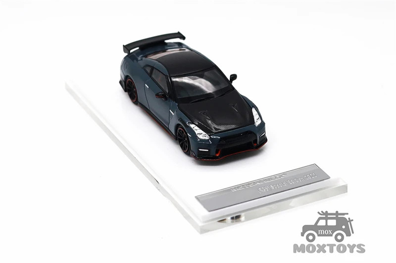 Motorhelix 1:64 R35 Special Edition 2022 Diecast Model Car