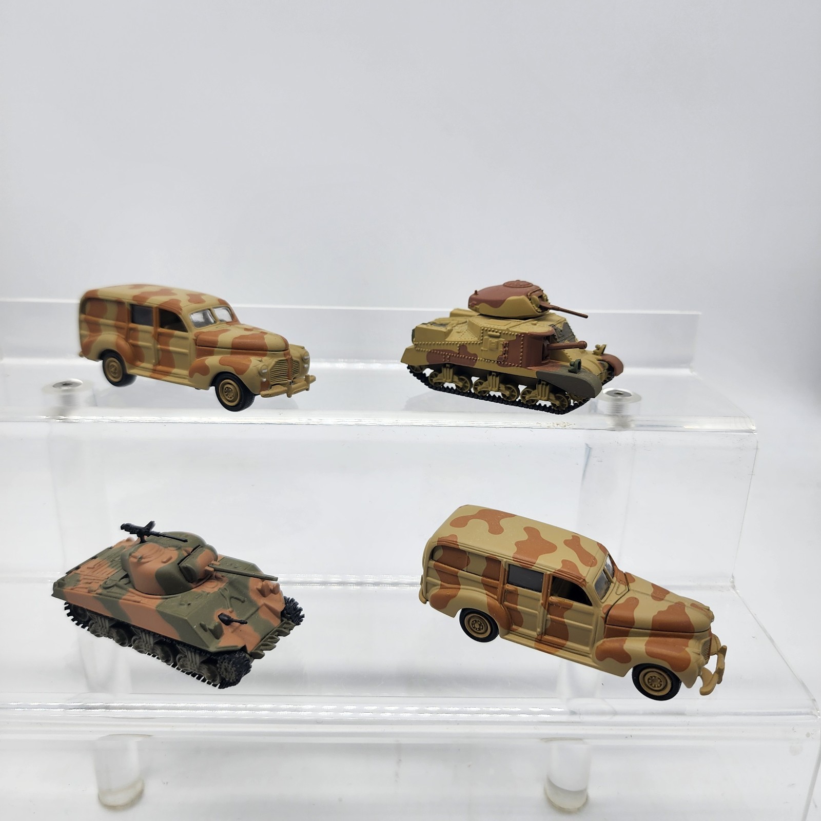 Johnny Lightning Military WWII M3 Grant Tank Chevy Staff Car Sherman Tank Lot