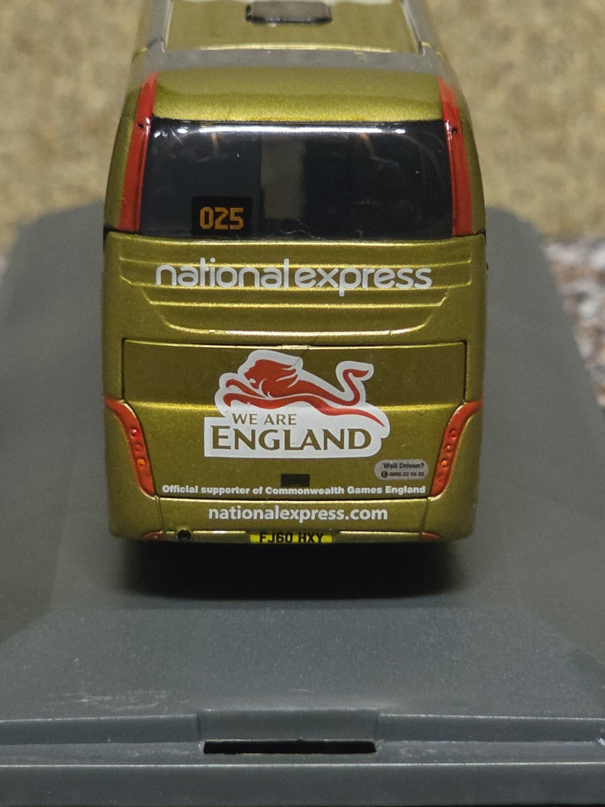 CORGI OOC NATIONAL EXPRESS ENGLAND CAETANO LEVANTE COACH BUS MODEL OM46406B 1:76