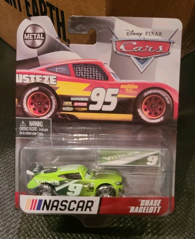 Disney Pixar Cars NASCAR Series Chase Racelott Metal 9 Vitoline