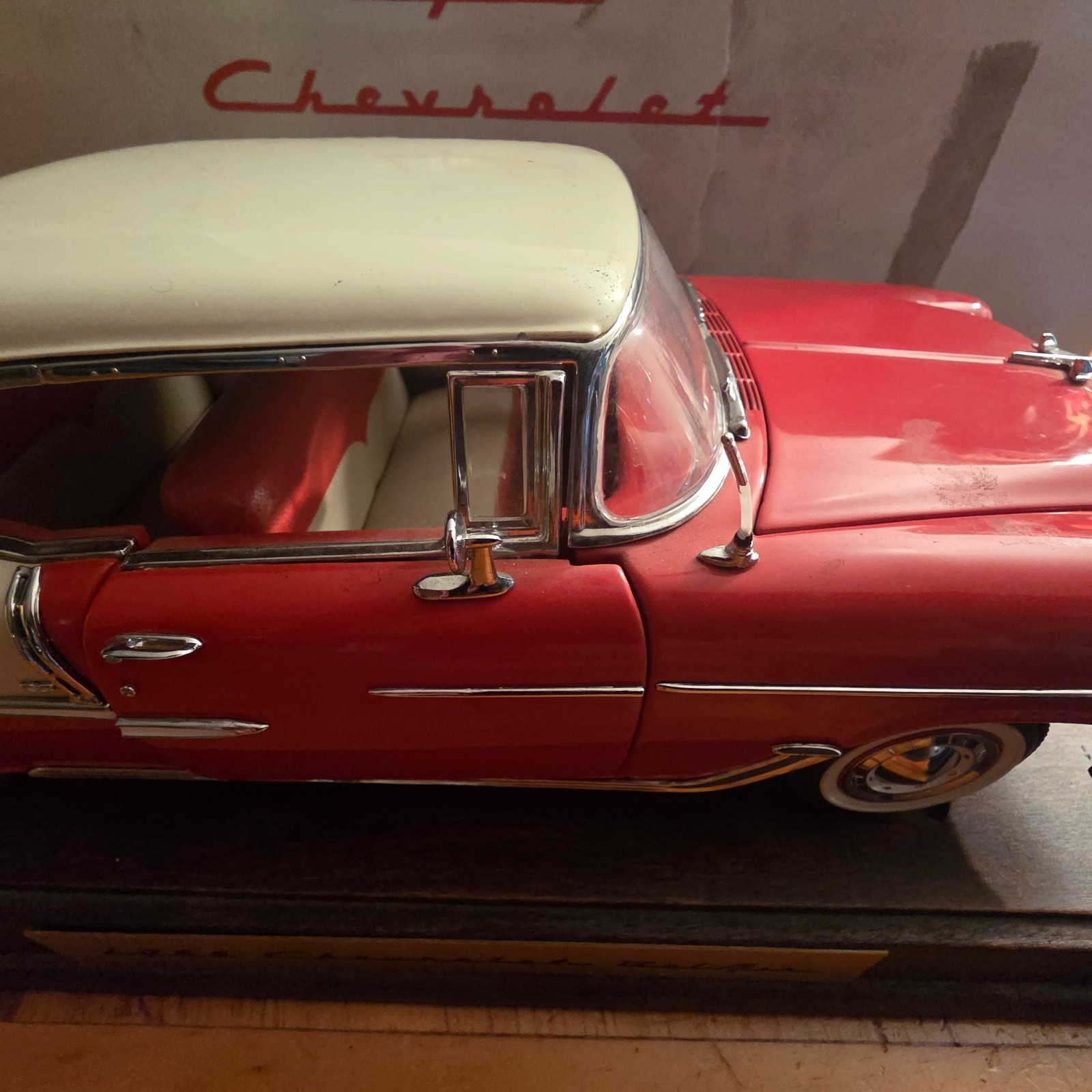 DANBURY MINT 1955 CHEVROLET BEL AIR 1/16 W/ WOODEN BASE