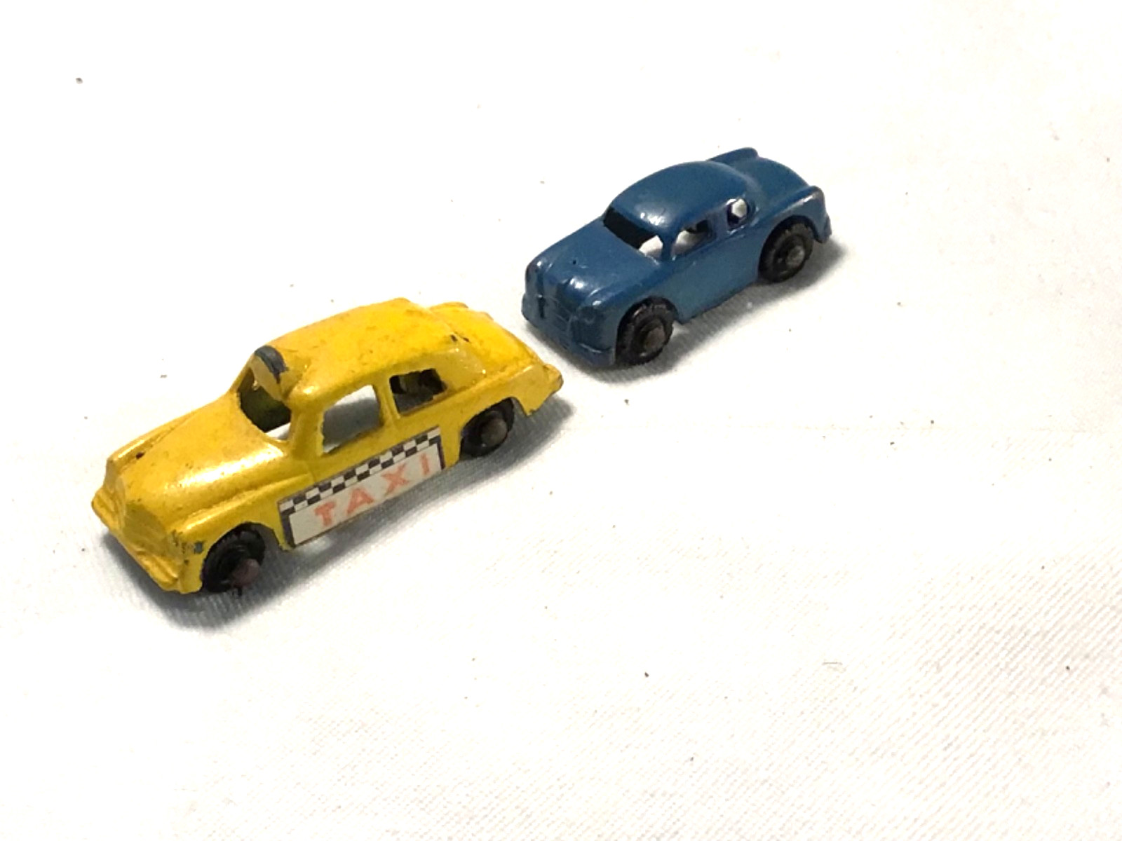 LOT OF 6 MINI CARS BARCLAY RARE TAXI & 1940’s SEDAN, 2 BLUE LAMBORGHINI, FORD