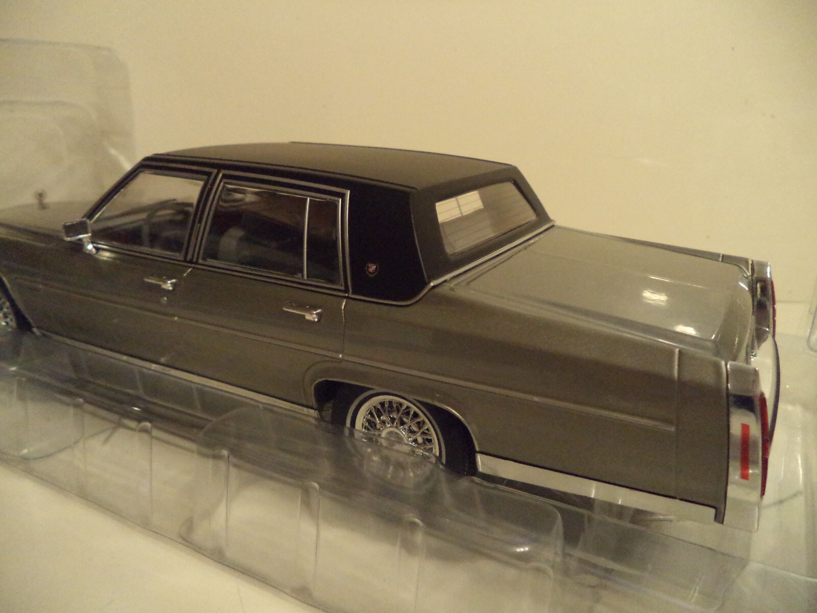 MCG 1982 Cadillac Fleetwood Brougham Grey Metallic 1:18 new in box box damaged