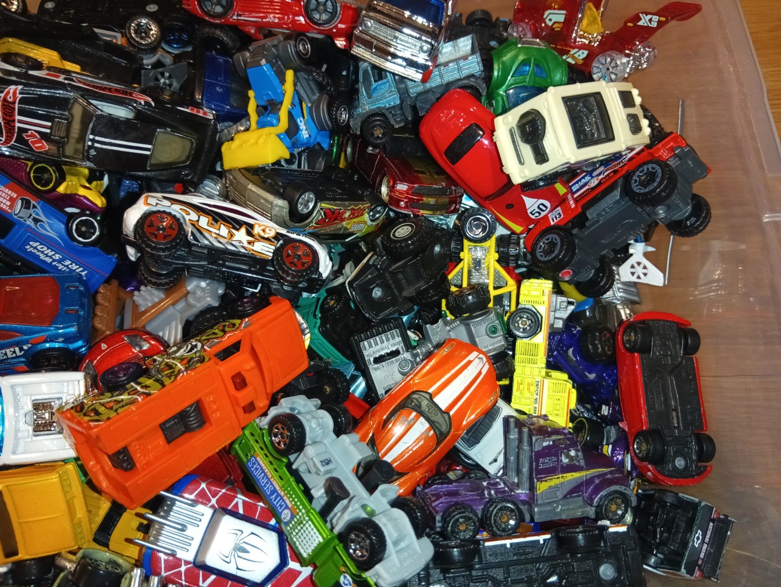 HUGE 2000-2016 Hot Wheels Matchbox Maisto Cars Trucks Mixed Lot 100+ Cars