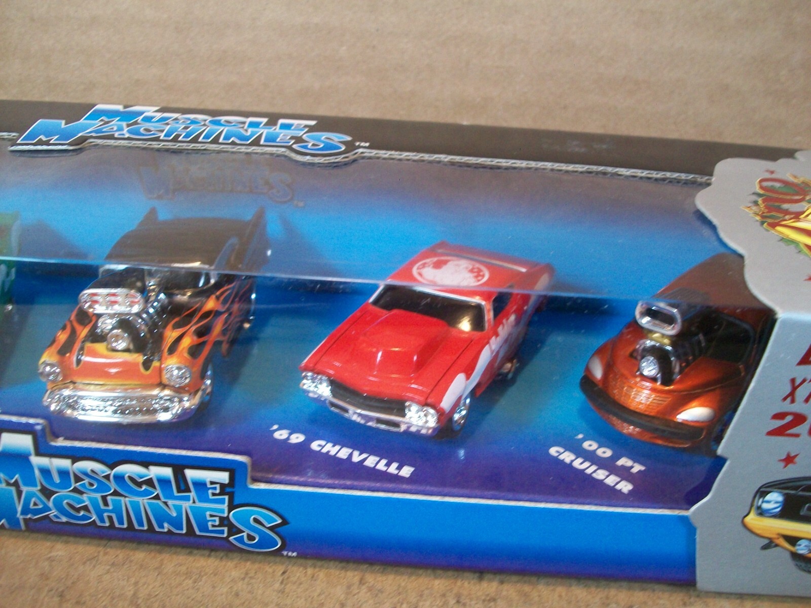 2001 Muscle Machines ~ California Too Hot ~ 5 Pack ~ 1:64 ~ Exclusive Xmas Cars