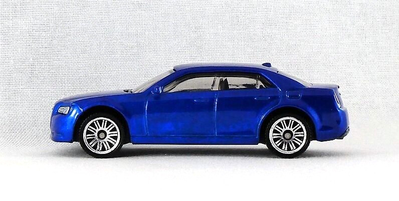 2022 Matchbox 2015 Chrysler 300 – Metalflake Blue – Loose