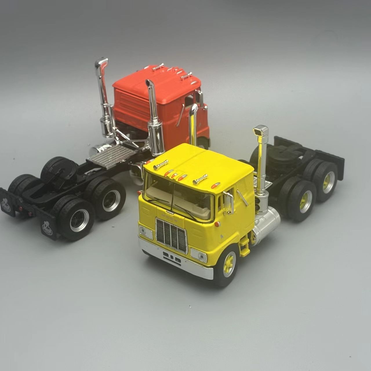 Top Shelf 1:64 Mack F700 Semi-Trailer Tractor Head Alloy Model