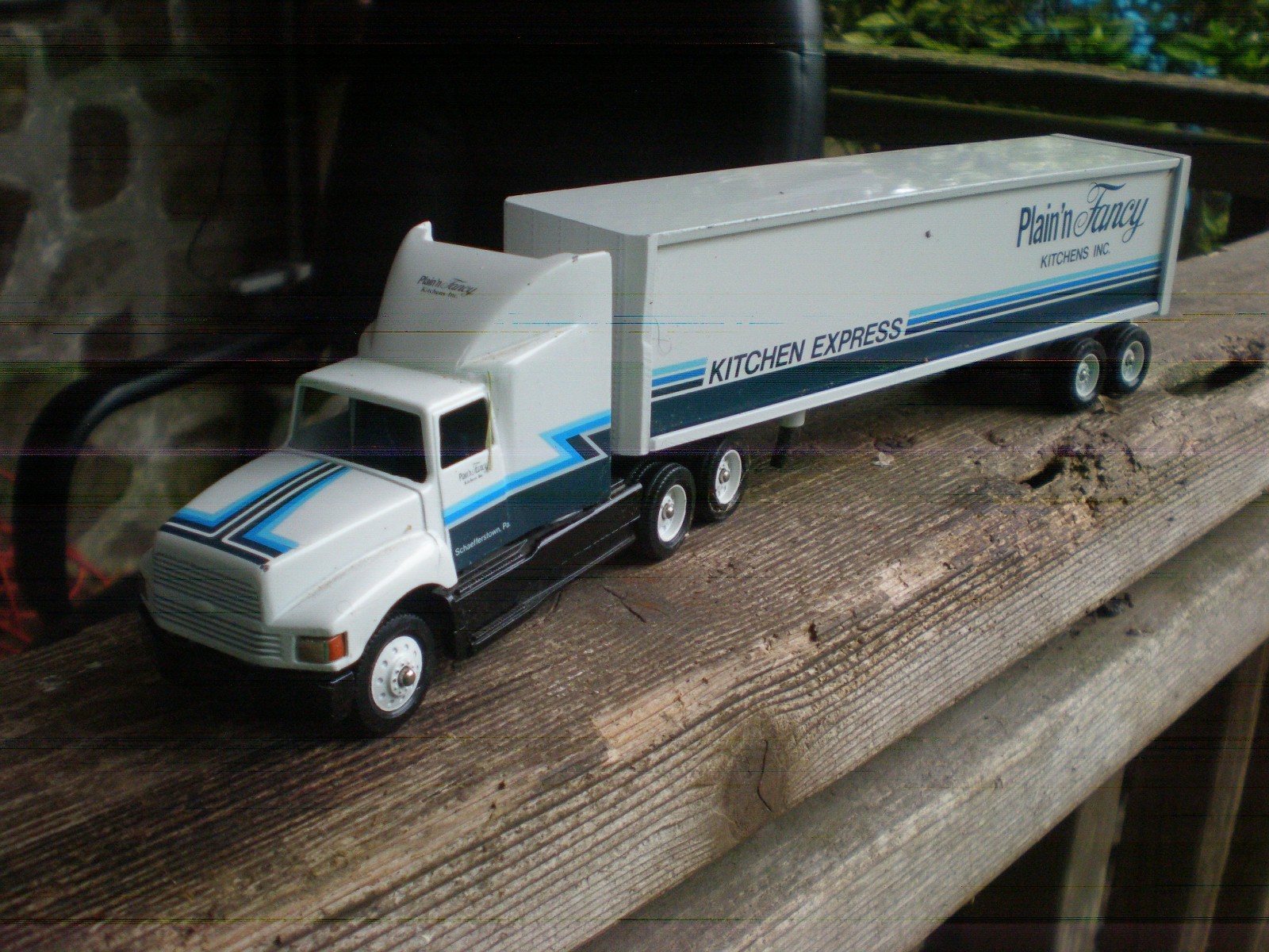 Vintage 1980’s LOT of 2 Classic Winross 1:64 Truck Semi Tractor Diecast VGC