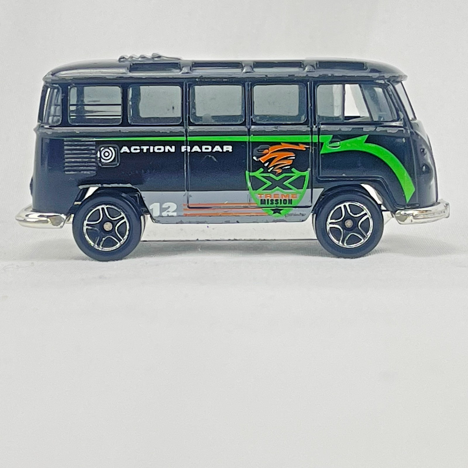 Matchbox VW Transporter Black 1:58 Loose MB Storm Trackers 2000
