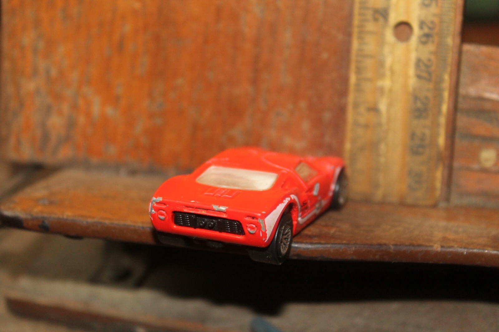 Hot Wheels Die Cast and Plastic 1999 Ford GT-40 (SCRATCHED)