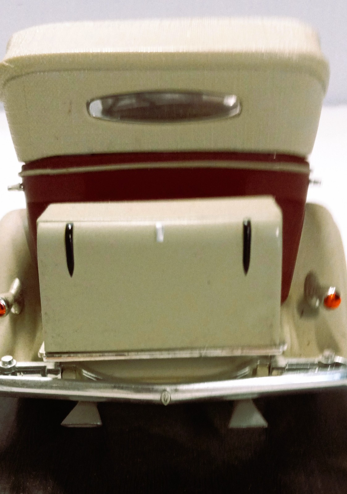 Anson Classic 20-1932 V16 Cadillac Sport Phaeton 1:18 Scale Removable Top NIB