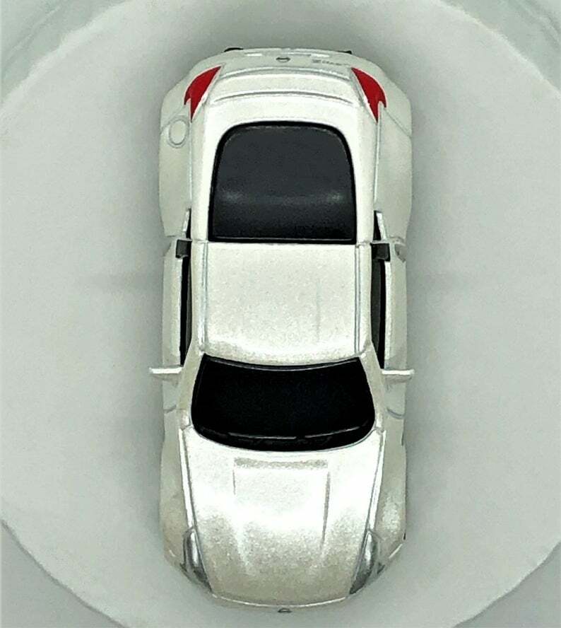 NISSAN 370 Z DIECAST METAL COLLECTOR CAR Pristine Condition/Factory Sealed 1/64