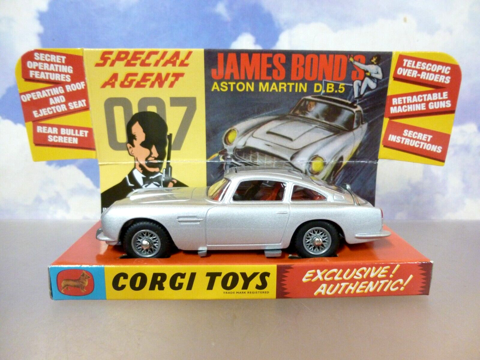 CORGI TOYS 1/46 JAMES BOND 007 GOLDFINGER 1963 ASTON MARTIN DB5 SILVER RT26101S