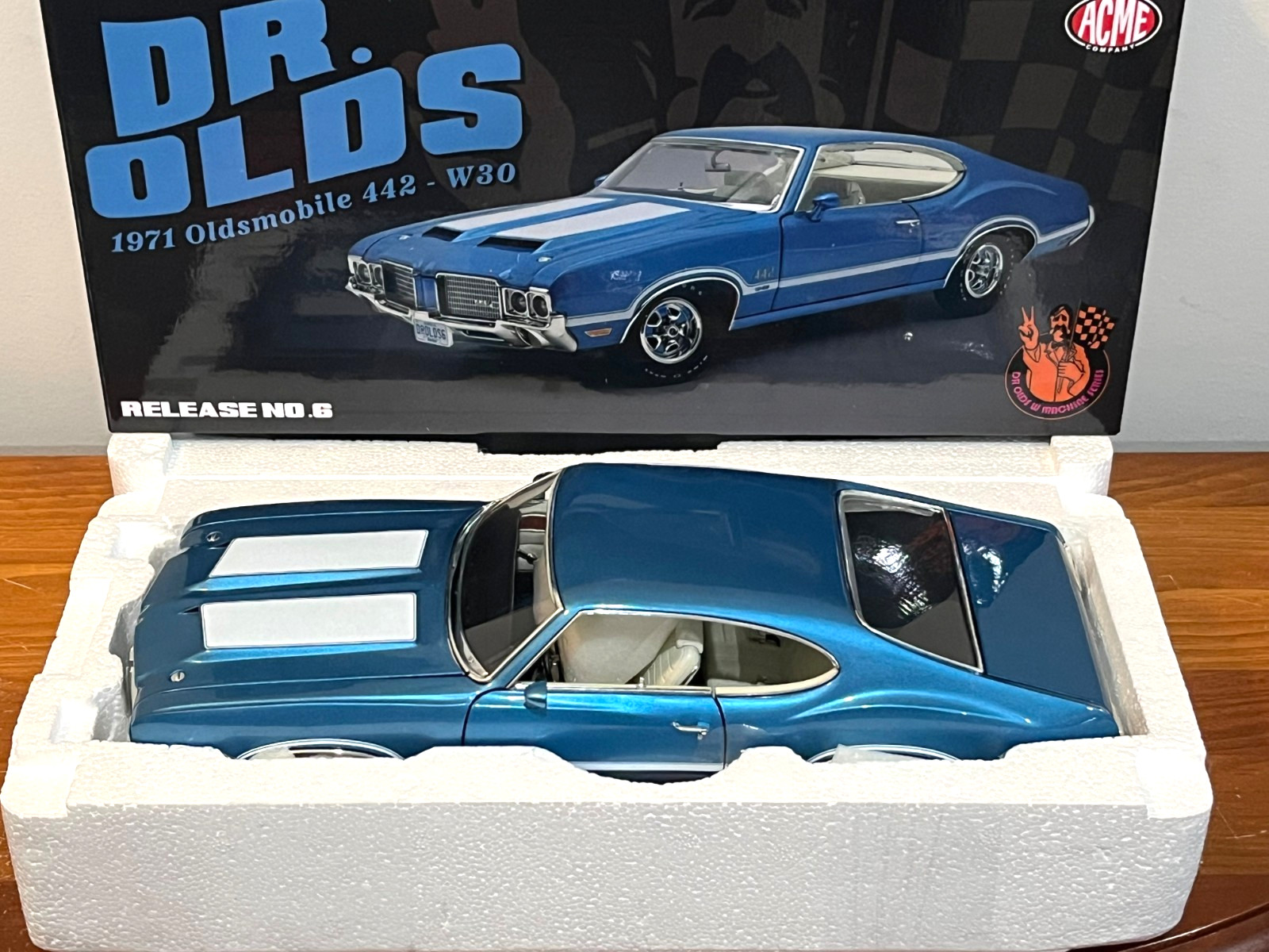 1/18 ACME 1971 OLDSMOBILE 442 W30 BRAND NEW