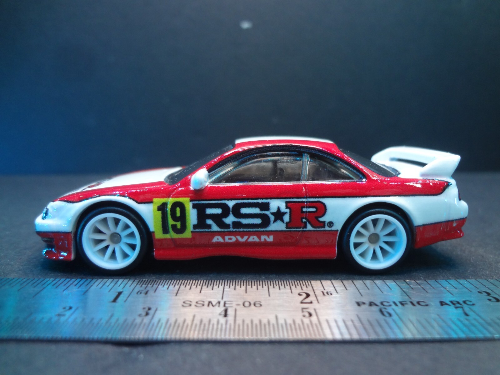 Hot Wheels Nissan 240SX (S14) – 1:64 loose