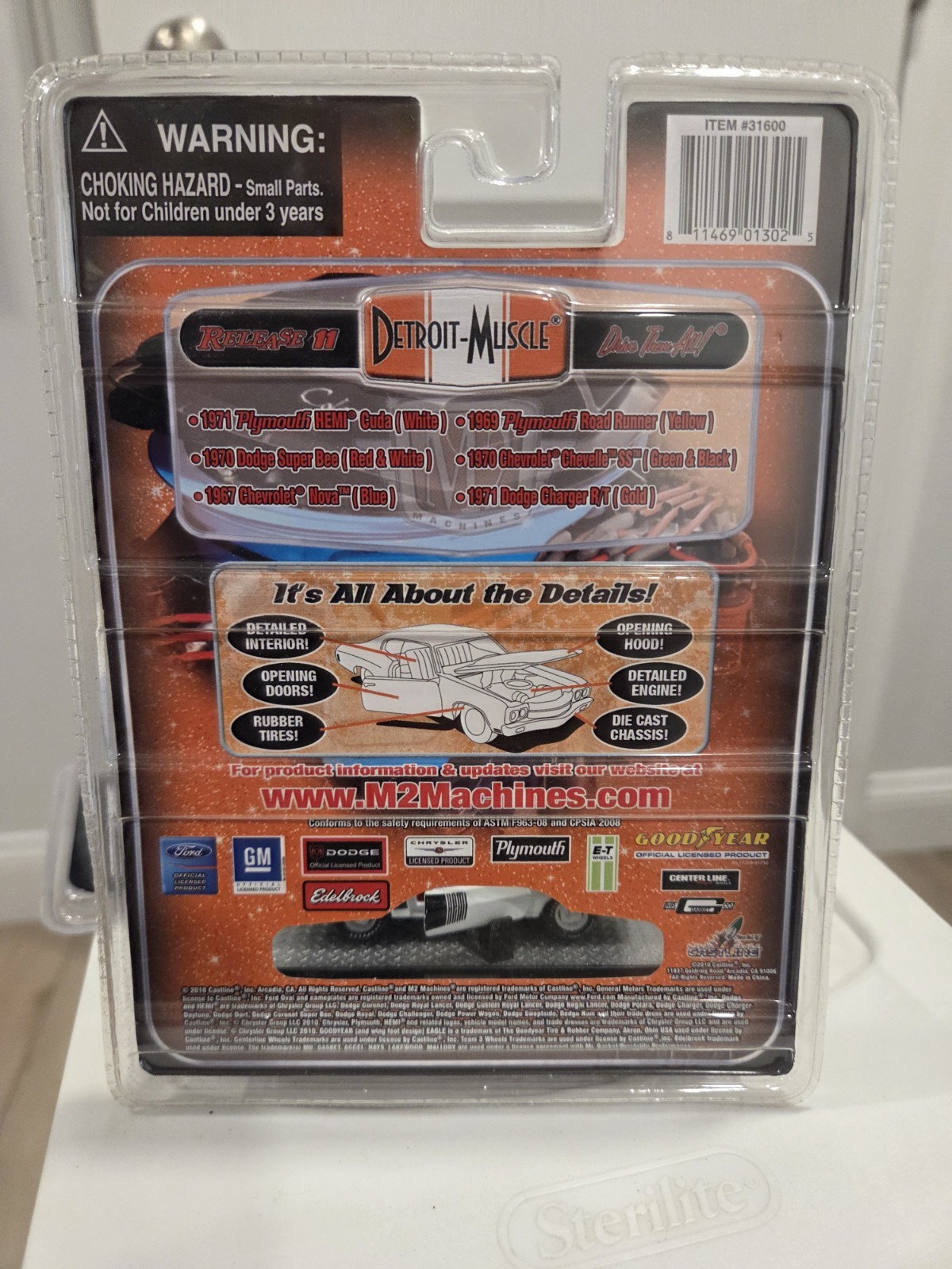 M2 MACHINES DETROIT MUSCLE 71 PLYMOUTH HEMI CUDA WHITE NEW IN SEALED PACKAGE