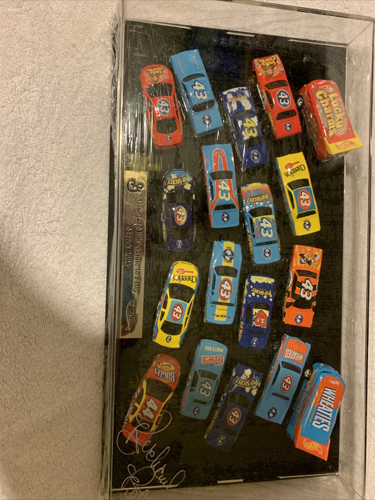 Richard Petty Hot Wheels Autographed General Mills salute to petty March 2004