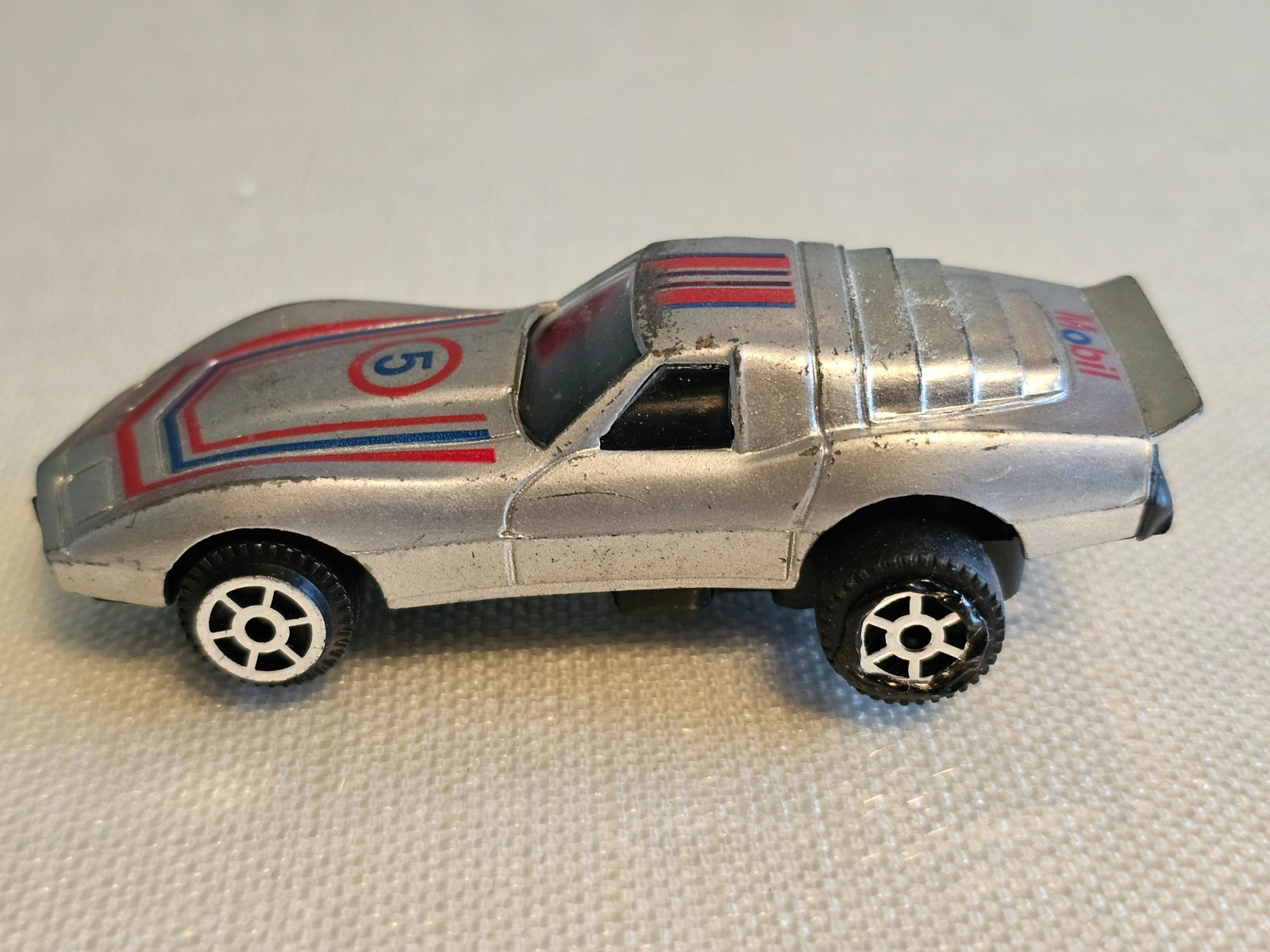 B11 Corvette Metal Body #5 Mobil Metallic Silver 1:46 Scale Macau Pull Back