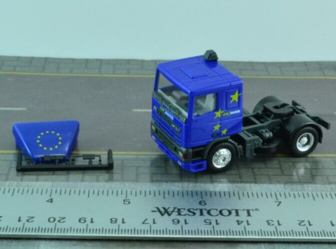 Herpa DAF 95 Tractor Unit Truck Euro Master Blue 1:87 Scale (HO5323)