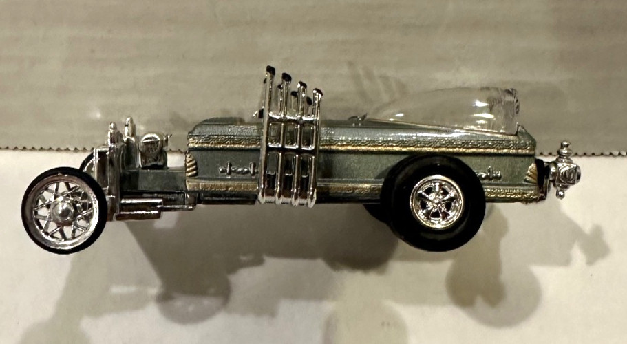 Johnny Lightning Munsters Dragster 1:64 Diecast Hot Rod Hearse Car