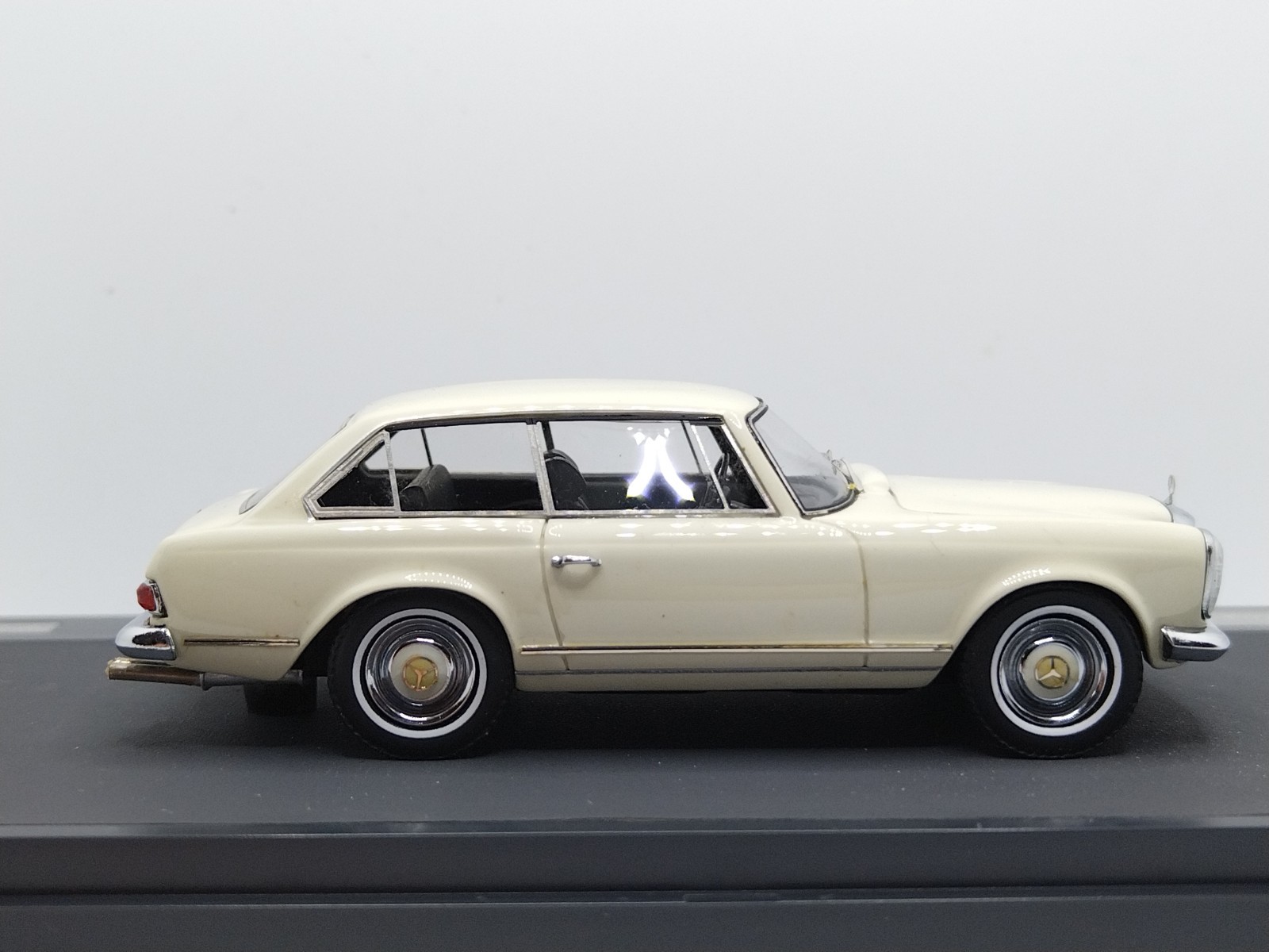 MATRIX 1/43 Frua Mercedes Benz 230SLX Shooting Brake 1966. Wow Rare!