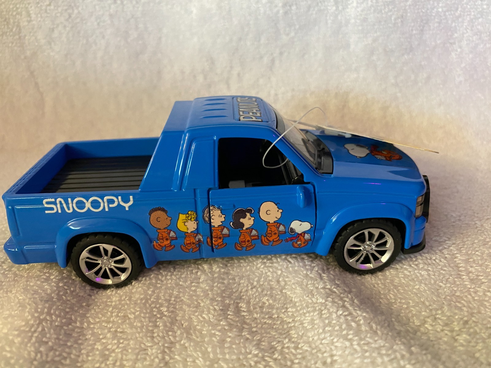 PEANUTS 5″ die-cast pull-back truck pickup SNOOPY new