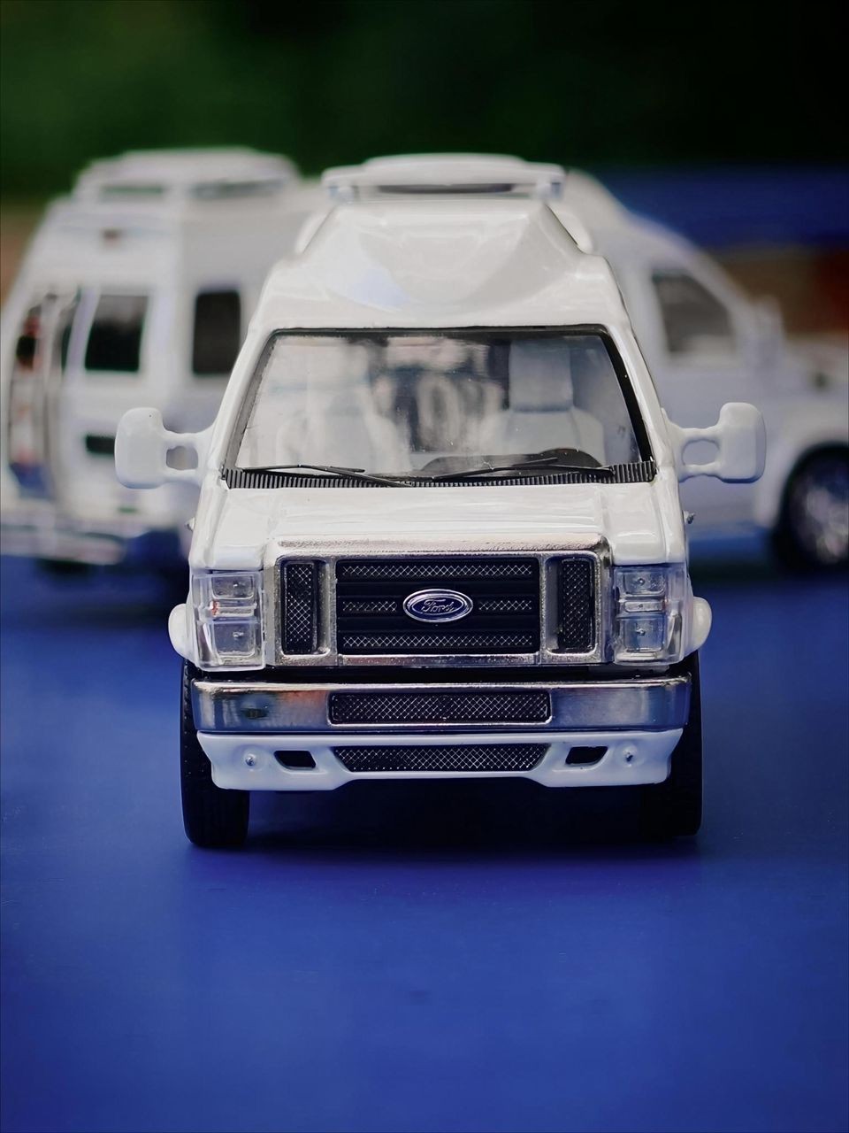 FORD E350 MOTORHOME VAN LAND YACHT WHITE 1/64 DIECAST BY MK MINIATURES MK