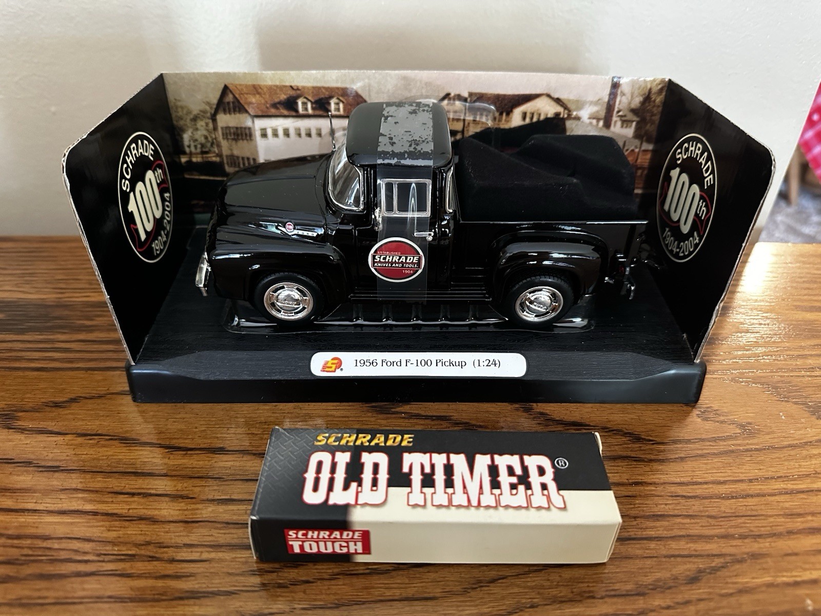 Schrade 100th Anniversary Knife and 1956 Ford Pickup Set 1:24 Old Timer