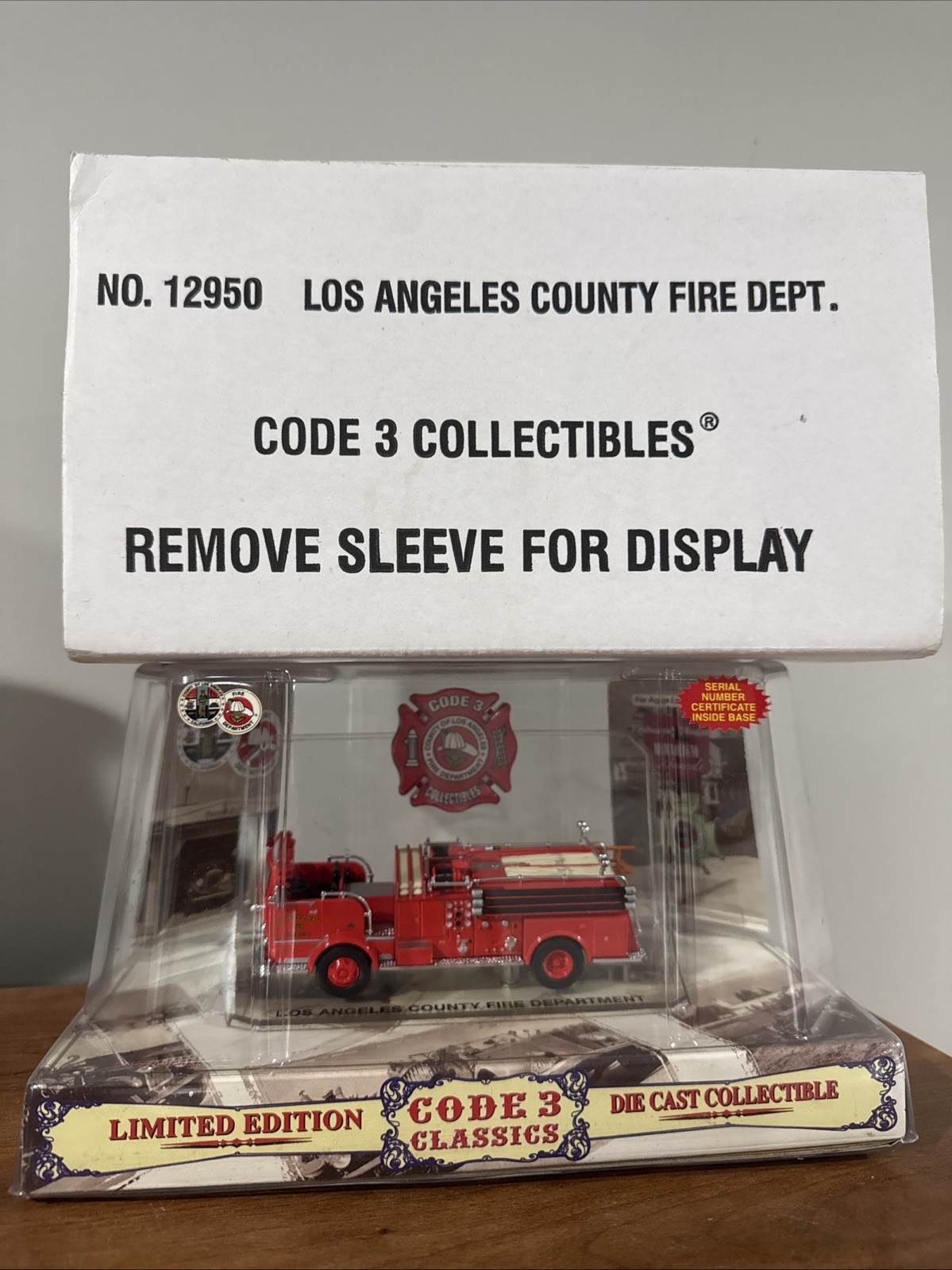 CODE 3 Firecoach Crown Los Angeles Fire Dept Truck, #12950 NEW