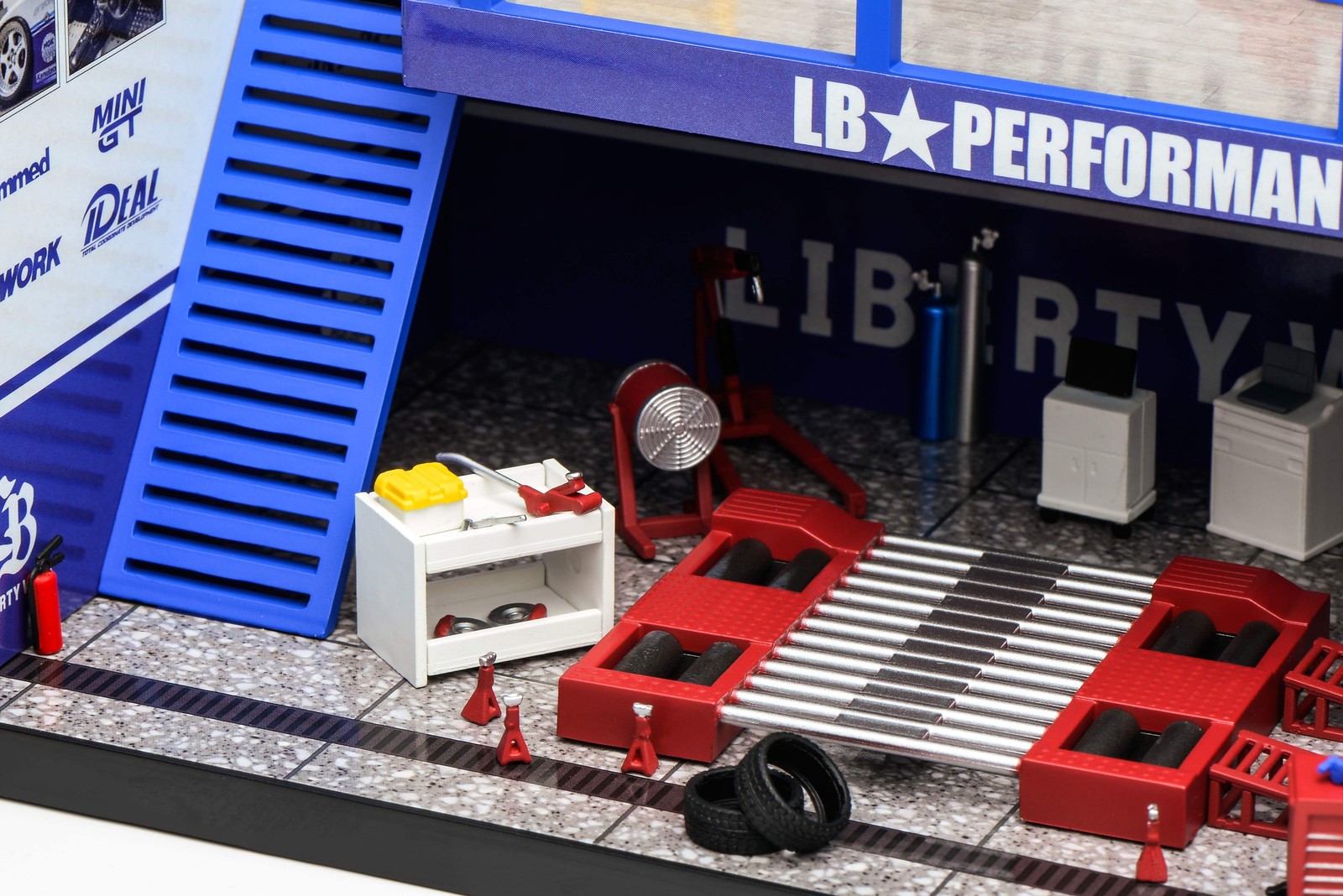 Motorhelix 1/64 Liberty Walk (Blue/White) Garage Diorama
