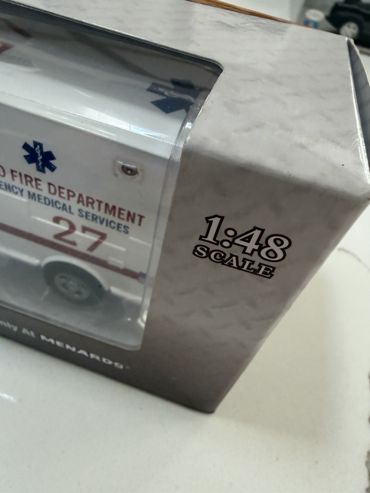 Menards 279-0862 1:48 Gold Line CNW Chicago Fire Department Ambulance #27
