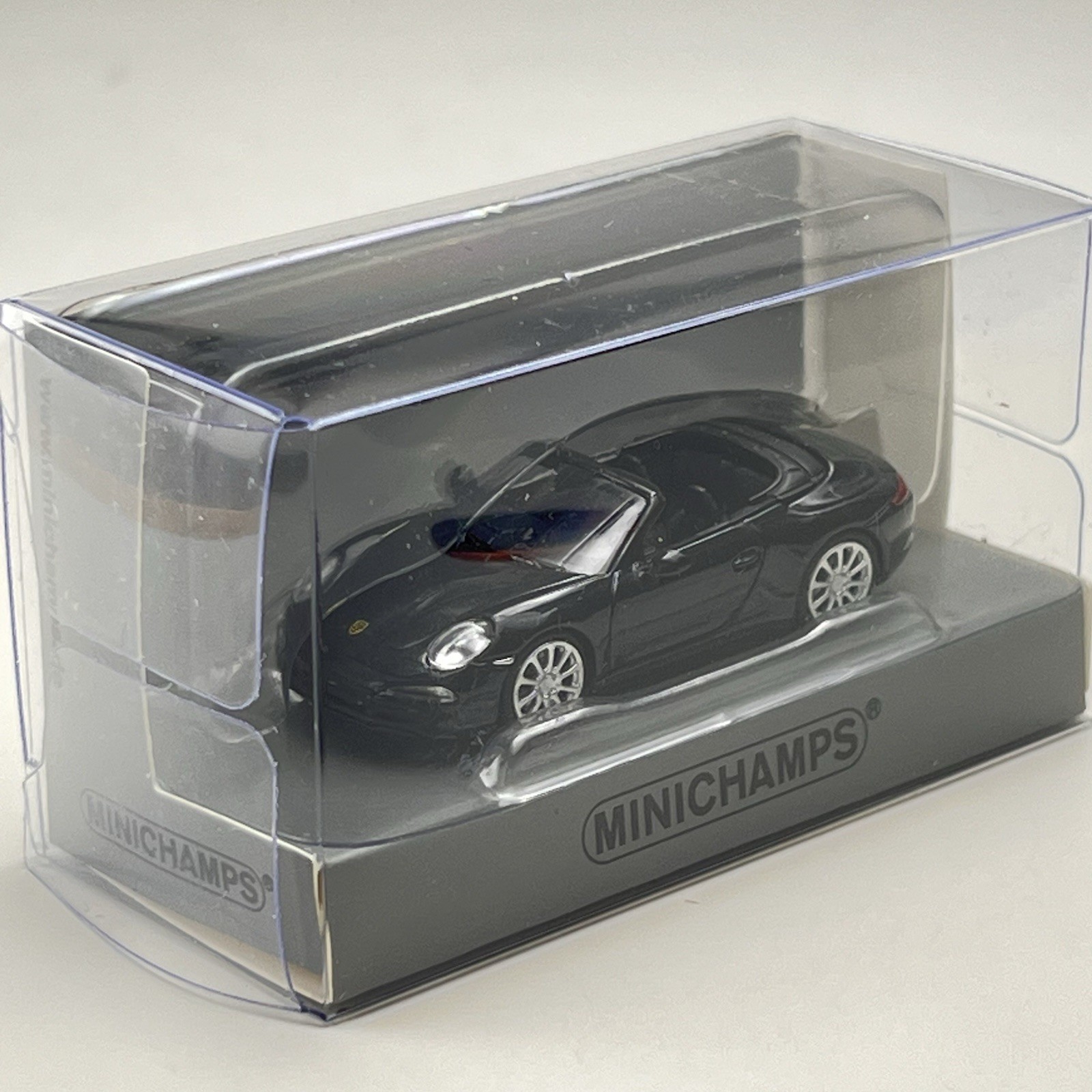 Minichamps 1/87 HO Porsche 911 (991) Carrera S Cabriolet Dk Blue ’13 870068034