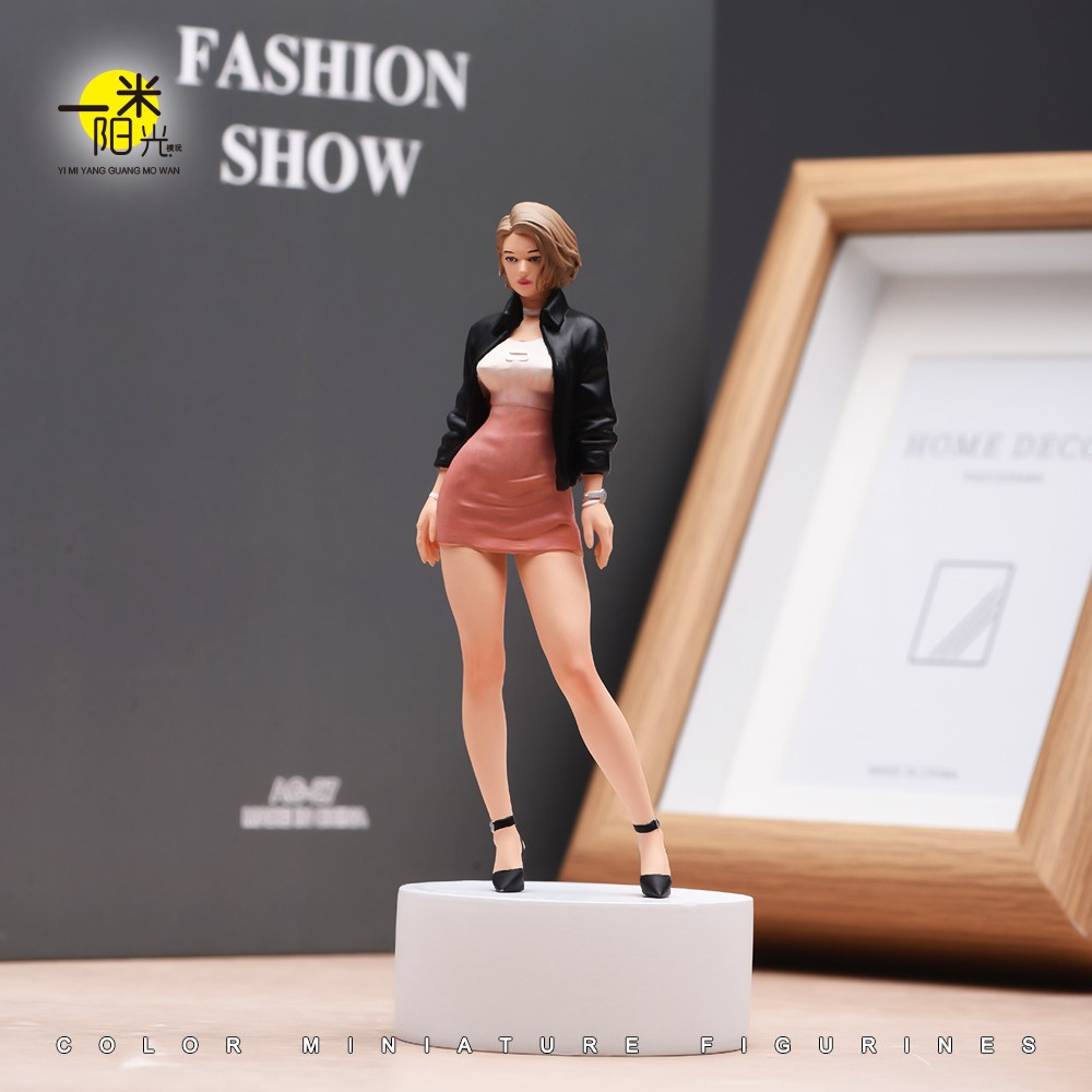 1/18 Sexy Mini skirt Dress Female Girl Scene Miniature Figure Doll Model Gift