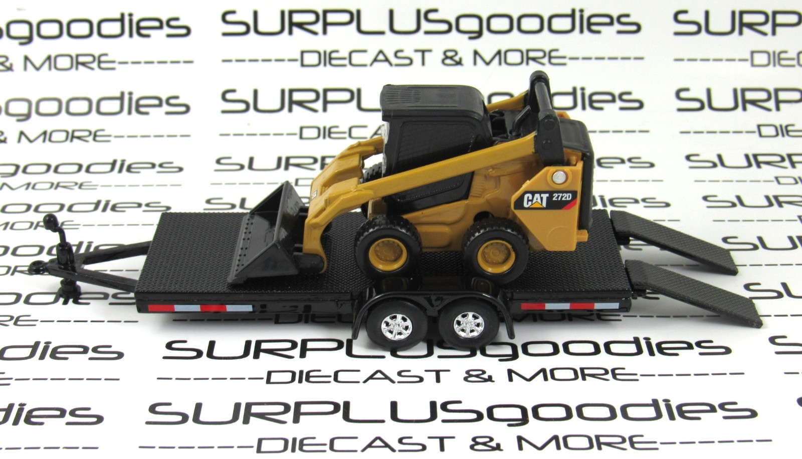Diecast Masters 1:64 Caterpillar CAT 272D2 SKID STEER LOADER w/Trailer Tow Rig
