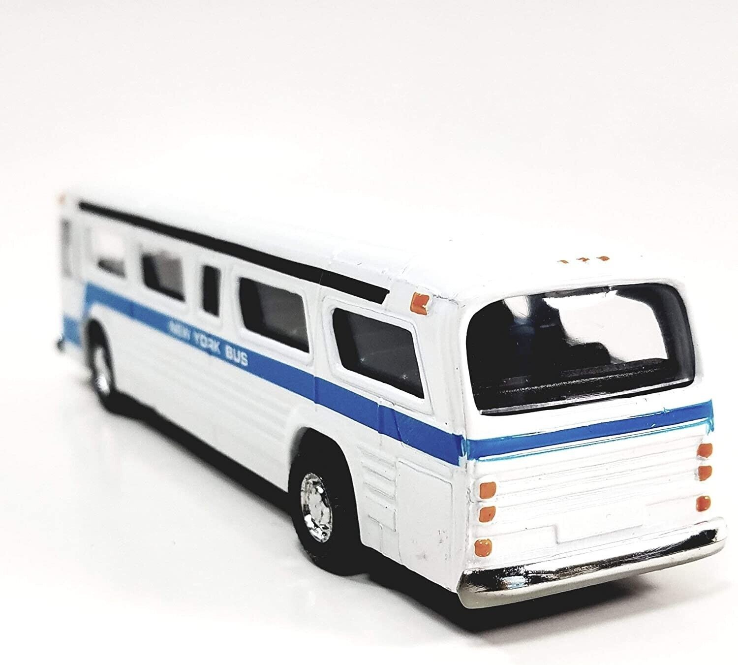 Showcast Classic New York City Central Station White City Bus 1/64 Scale Diecast