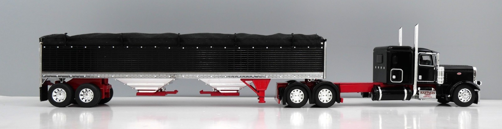 DCP 1/64 American Dream Hartman Peterbilt 389 Wilson Grain 60-2274 Farm Toy