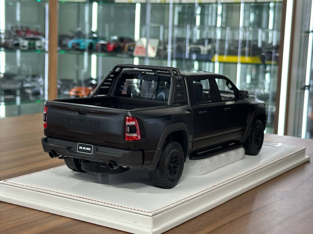 Dodge Ram TRX 1500 by Diamand Matte Black -Ltd 40 pcs Collector Car[1:18 Resin]