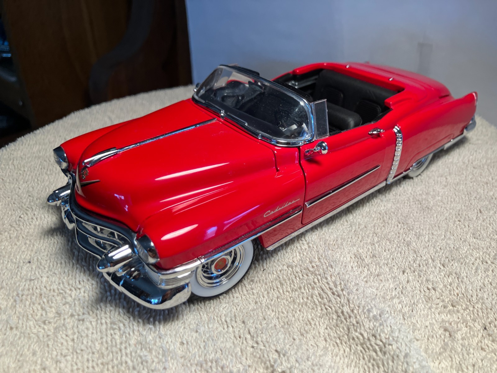 Franklin Mint 1/24 1953 Cadillac Eldorado Convertible Limited Edition – Red