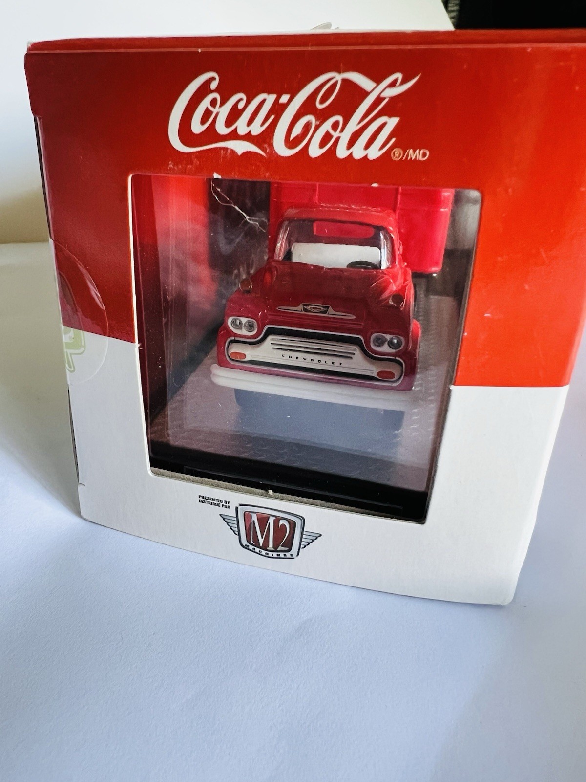 M2 Coca-Cola 1958 Chevy Spartan Lcf yes 1958 Chevy Apache Stepside 1:64 LE 18-05