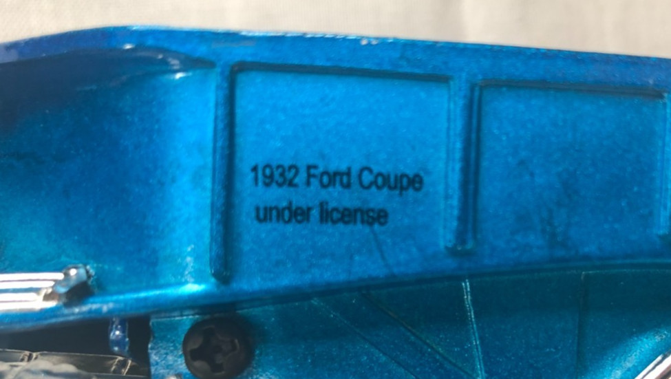 1932 ford coupe Blue diecast Johnny Lightning 1210SF00 1/24
