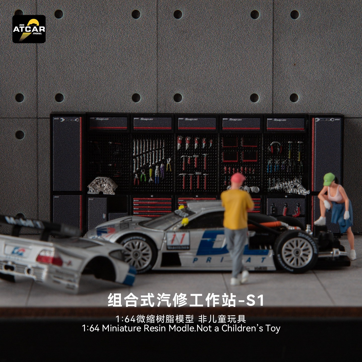 1:64 Scale Auto Repair Workshop Mini Garage Scene Figure Model Creative Ornament