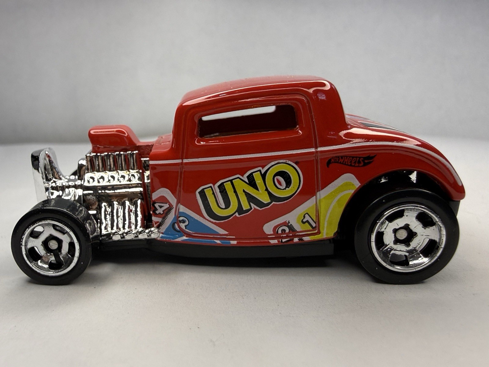 Hot Wheels Mattel Games Series Red ’32 Ford Coupe 1/64 Diecast Uno Lot # 8768