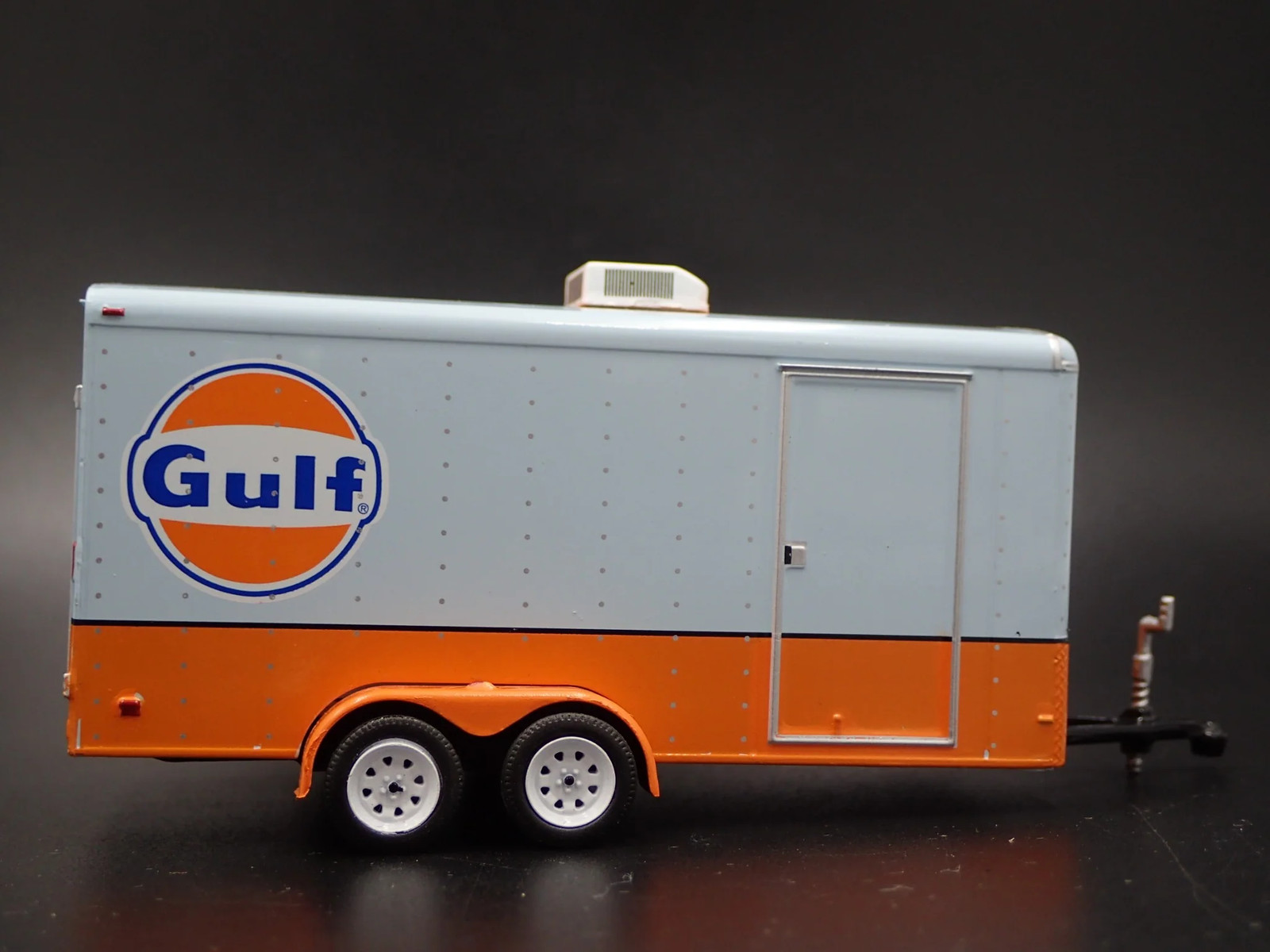 GULF OIL ENCLOSED CAR TOY HAULER TRAILER W OPENING DOOR 1:64 SCALE DIORAMA MODEL