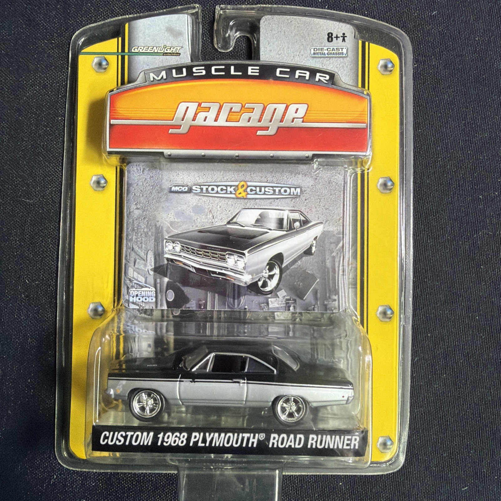 Greenlight – Custom 1968 Plymouth Road Runner MCG SERIES 5 black & silver HEMI