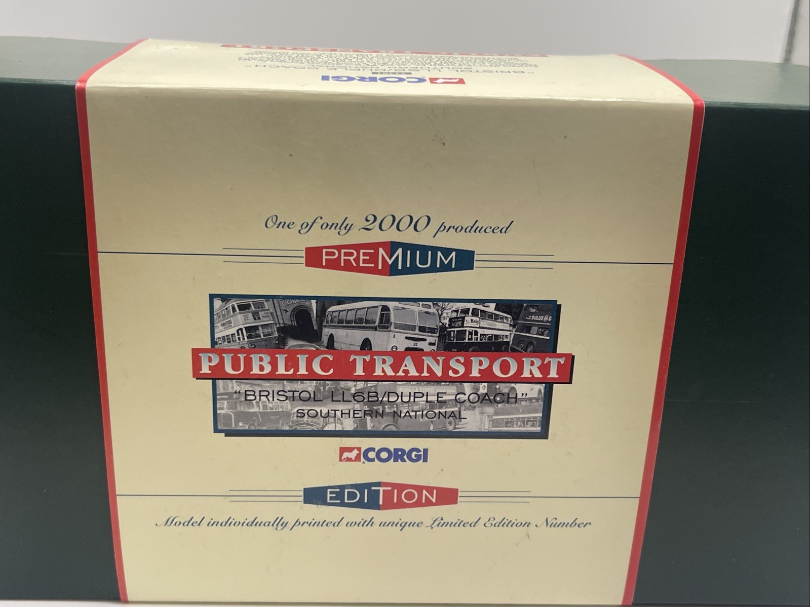CORGI CLASSICS SOUTHERN NATIONAL BRISTOL LL6B DUPLE COACH BUS MODEL 33301 1:50