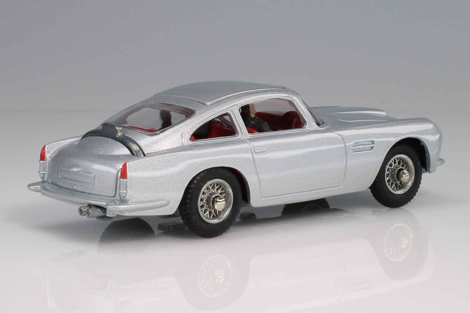 Corgi James Bond 007 Aston Martin #261 Reissue 1:43 Corgi 261