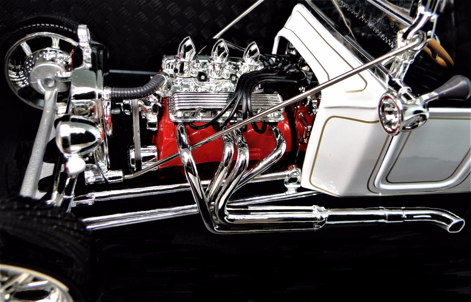 Race Car w/Corvette Engine 24 Hot Rod55 1955 57 1957 12 Carousel White 1:18 1963
